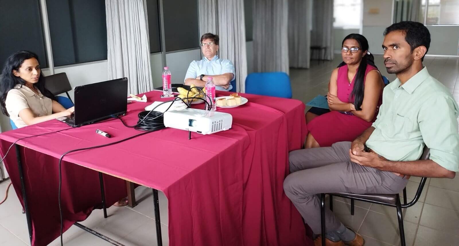 Prof Chris Woods’ visit to the Duke-Ruhuna Centre for Infectious Diseases image 3